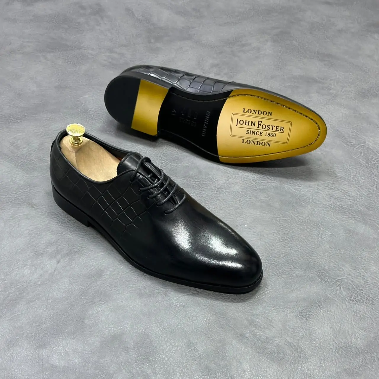 John Foster Croc Embossed Plain Toe Leather Formal Shoes Black