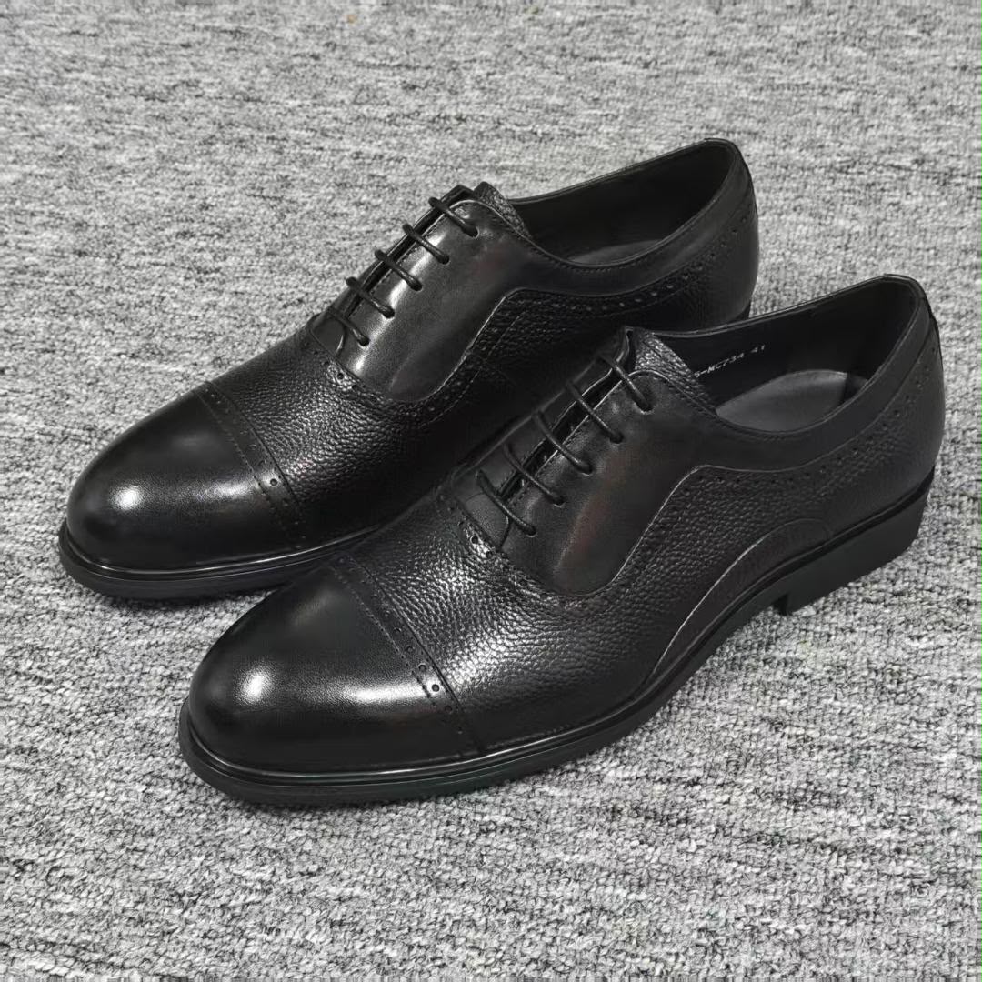 Clarks England Black Cap-Toe Brogue Oxford