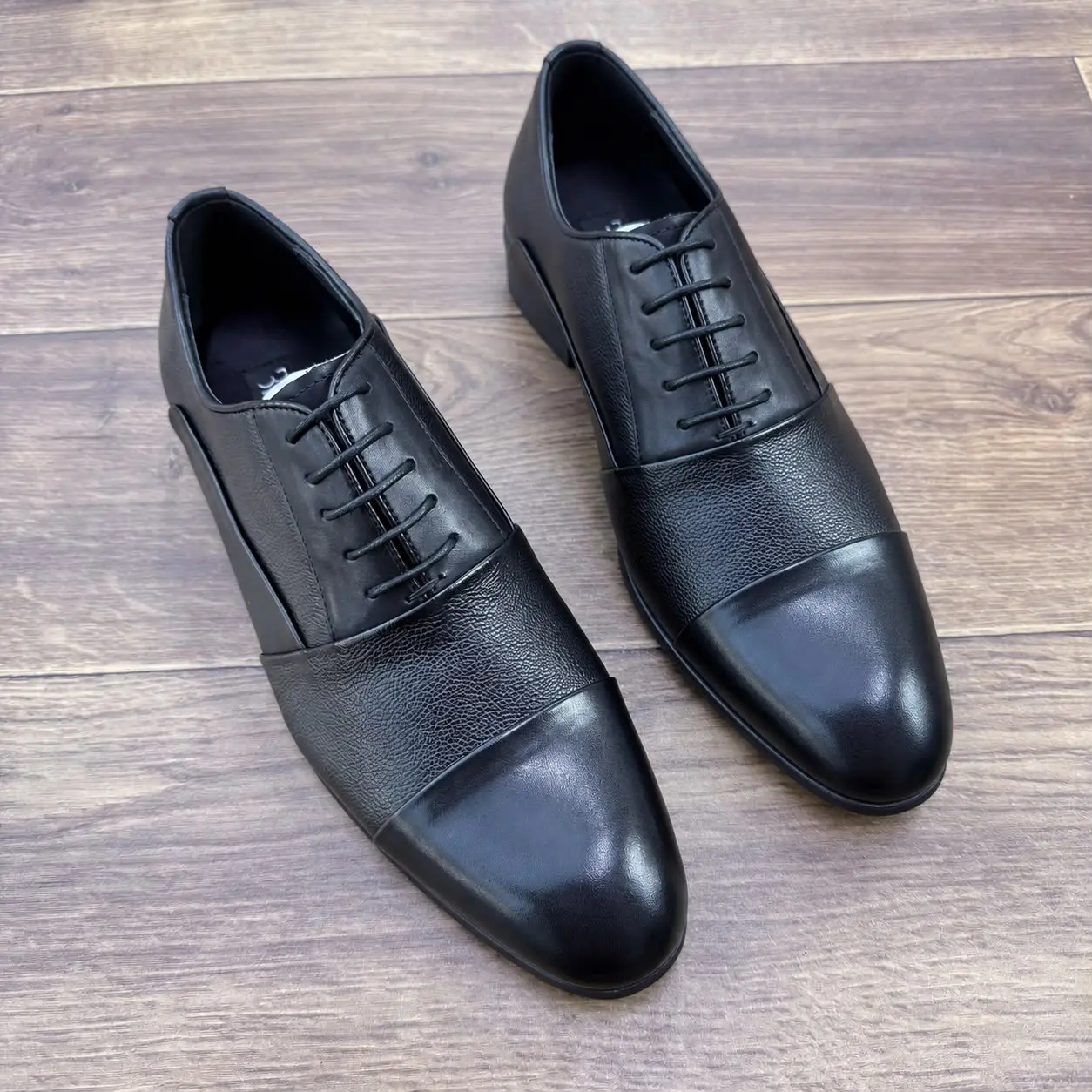 Billionare Textured Cap Toe Leather Shoes Black