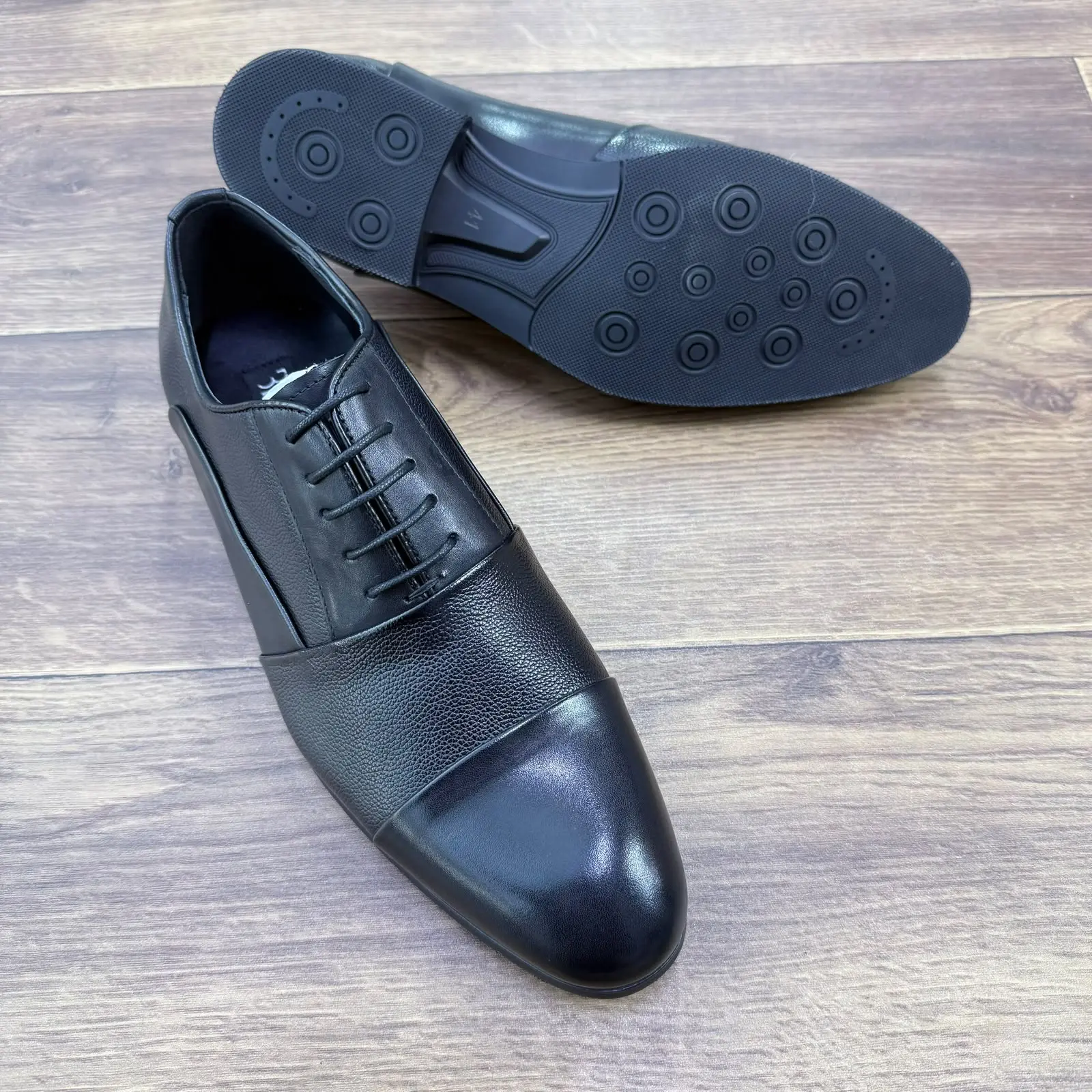 Billionare Textured Cap Toe Leather Shoes Black - alternate view