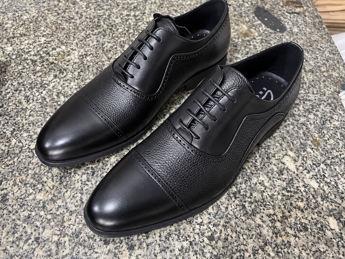 Clarks Cap Toe Leather Shoes Black