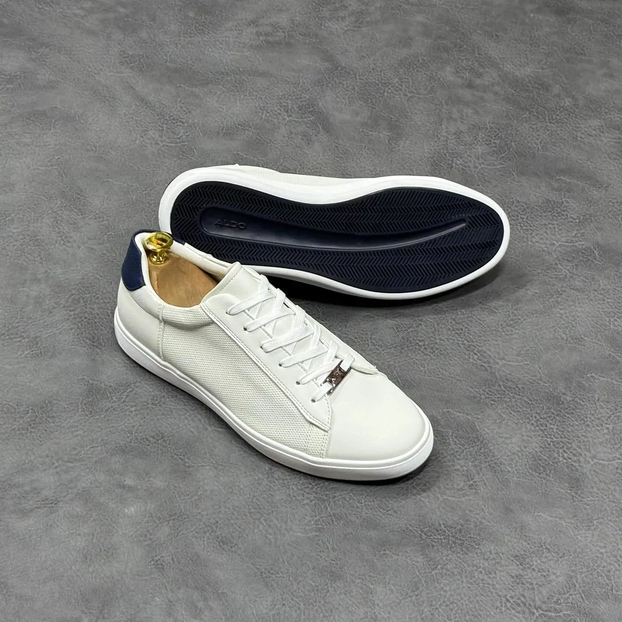 White textured sneaker