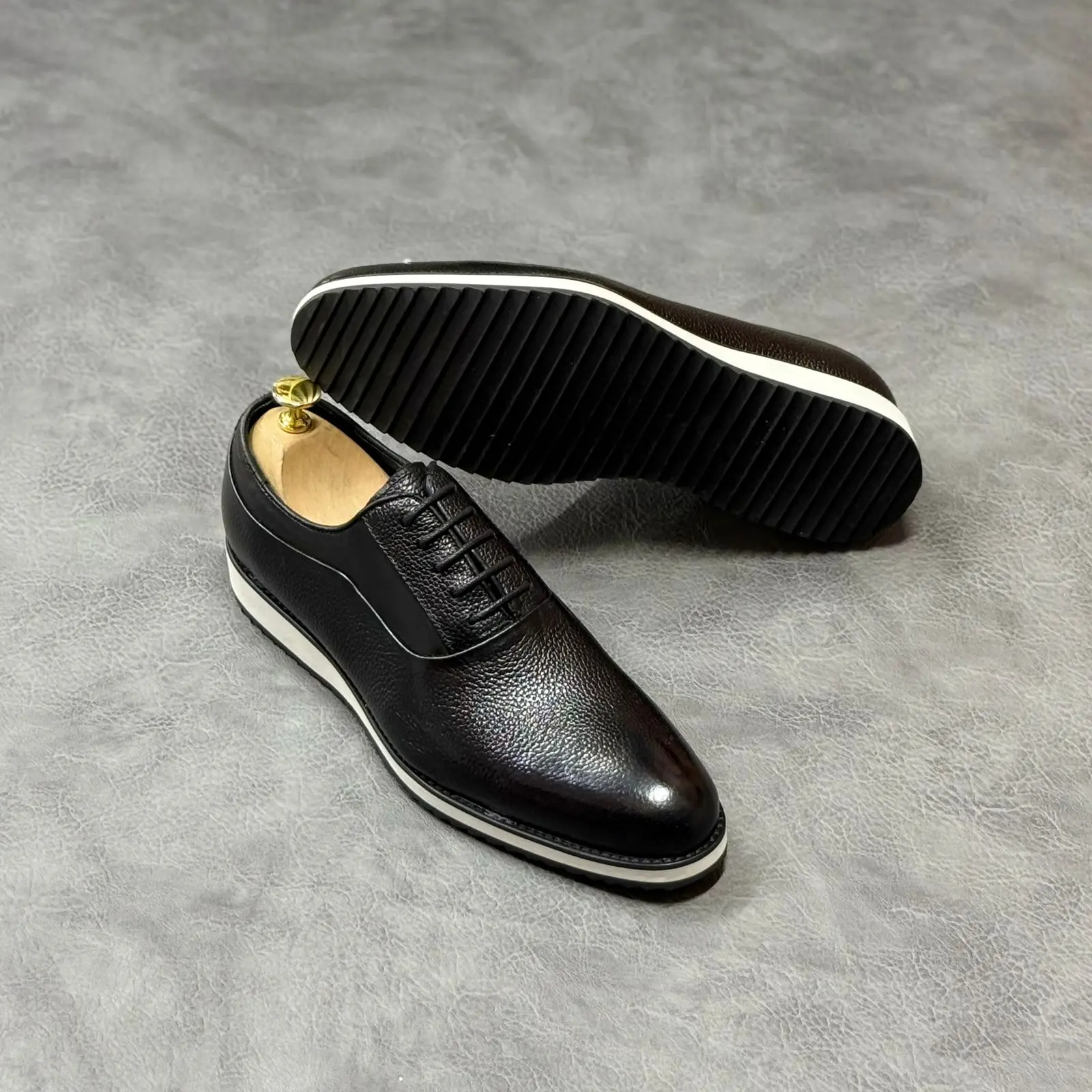 Black pebble leather Derby (white sole