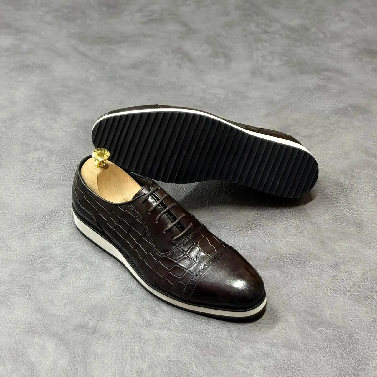 Dark Brown crocodile cap-toe Oxford (white sole)