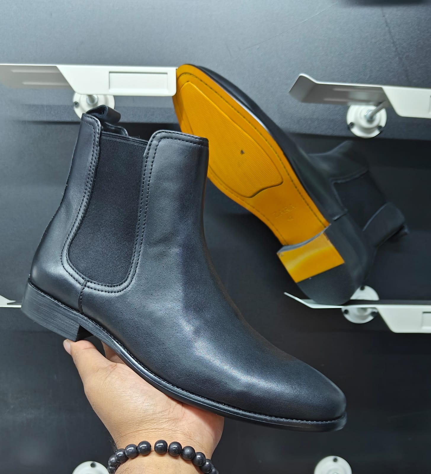 Zara Leather Chelsea Boots Black